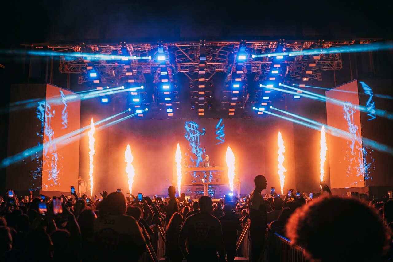 David Guetta deve começar sua apresentação por volta das 22h30.