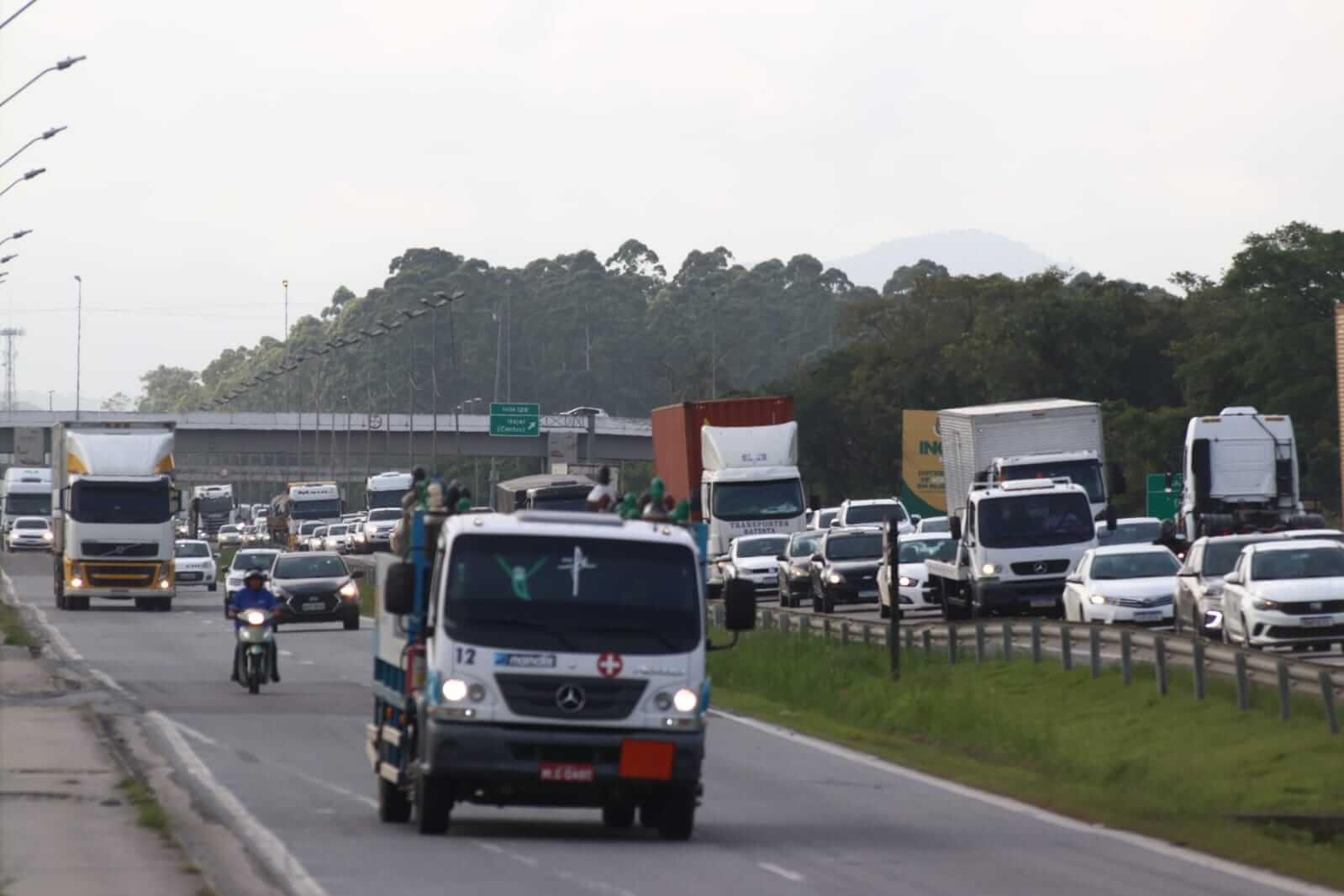 BR-101 em Itajaí, na manhã desta segunda-feira (2)
