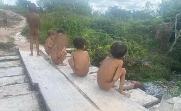 Crianças Yanomamis foram encontradas desnutridas
