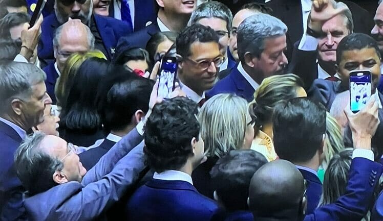 Décio Lima, à esquerda, e Dário, Berger, acima à direita, integram grupo que tietou presidente
