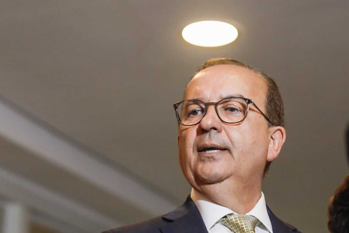 Jorginho foi empossado governador neste domingo (1º)
