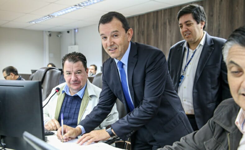 Nelson Oliveira (ao centro) é novo coordenador regional do IMA