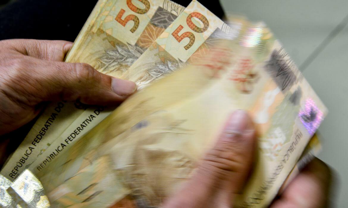 Novo salário mínimo entra em vigor a partir deste domingo
