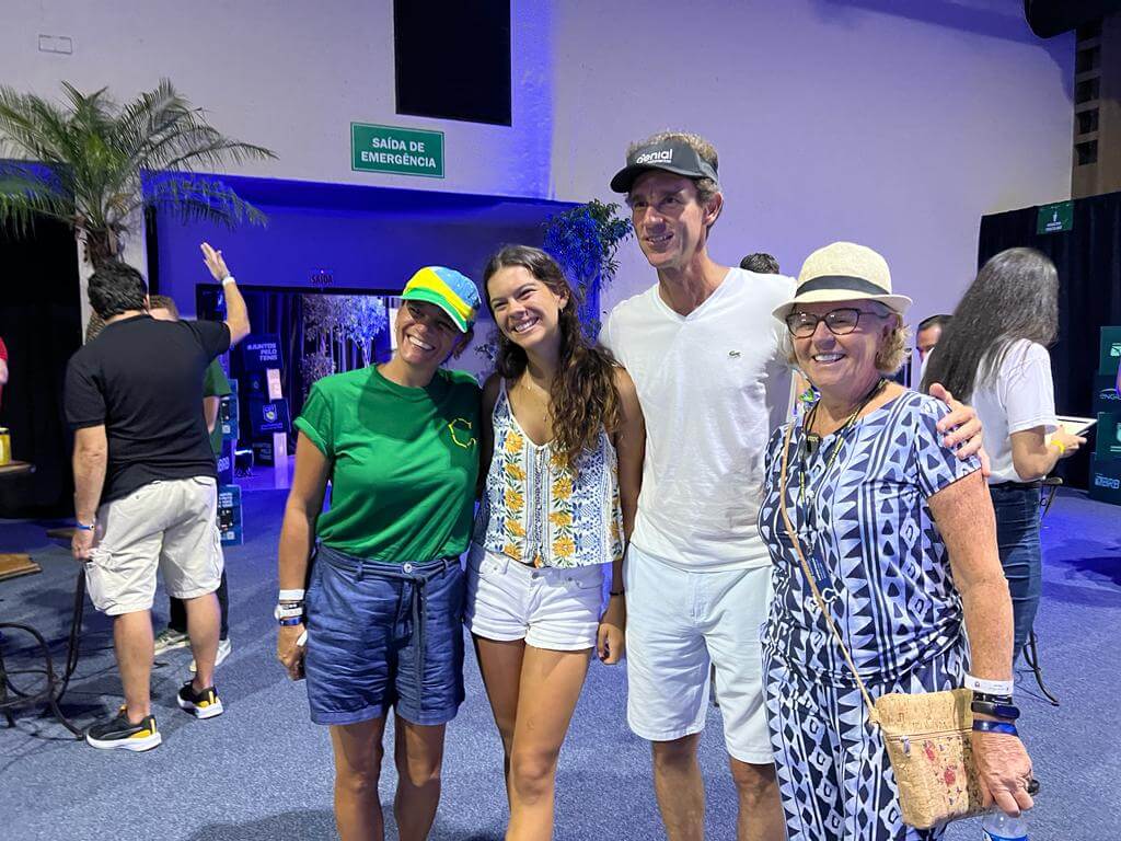 Família Kuerten reunida! Letícia, Larissa, Rafael e Dona Alice
