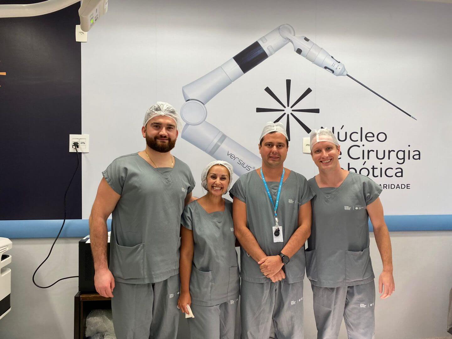 Polonês Mateusz Jobczyk, a enfermeira Joseane da Costa, o urologista Vicente Codagnone Neto e o urologista Gustavo Winter