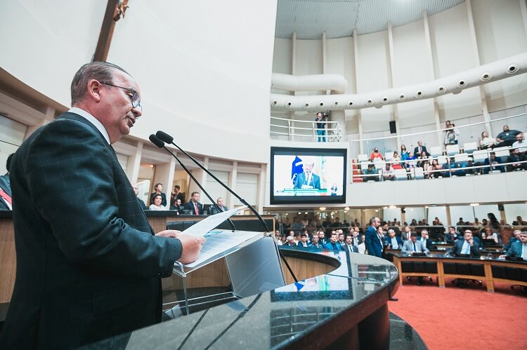 Jorginho Mello na leitura da mensagem anual aos deputados