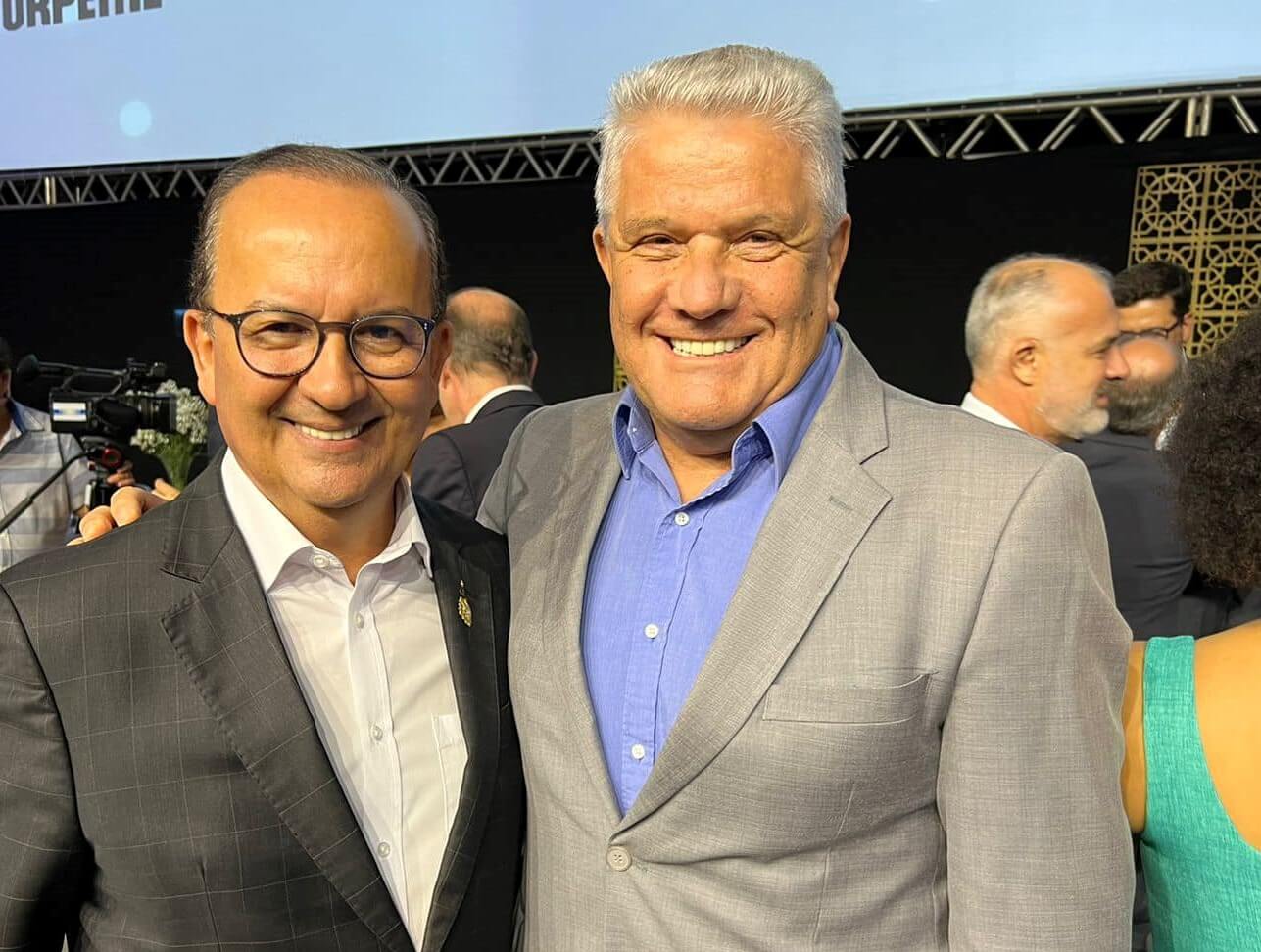 Jorginho Mello fez anúncio de Ari Rabaiolli no Badesc no posse da nova diretoria da Ajorpeme