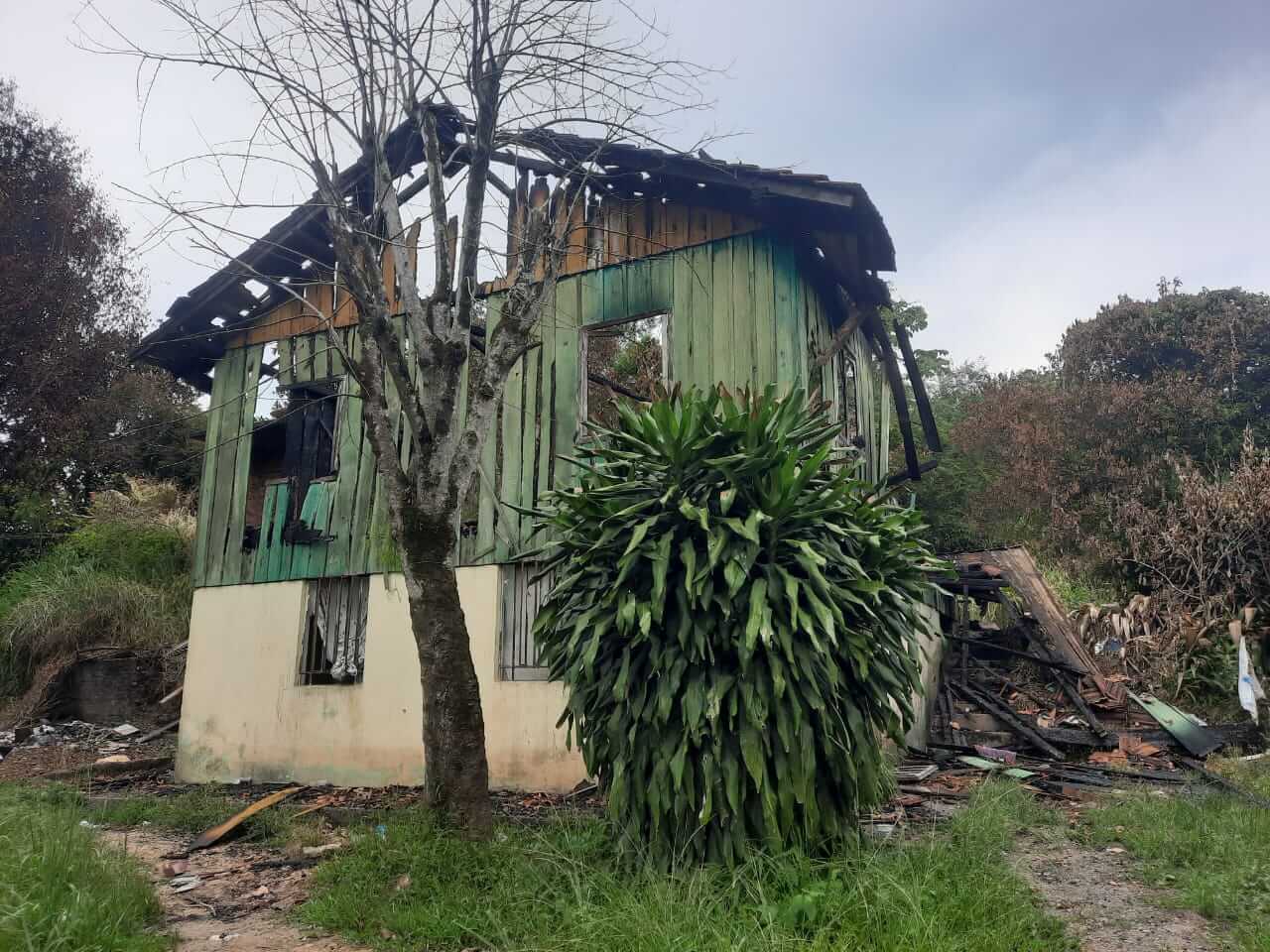 Casa foi incendiada dias depois do assassinato