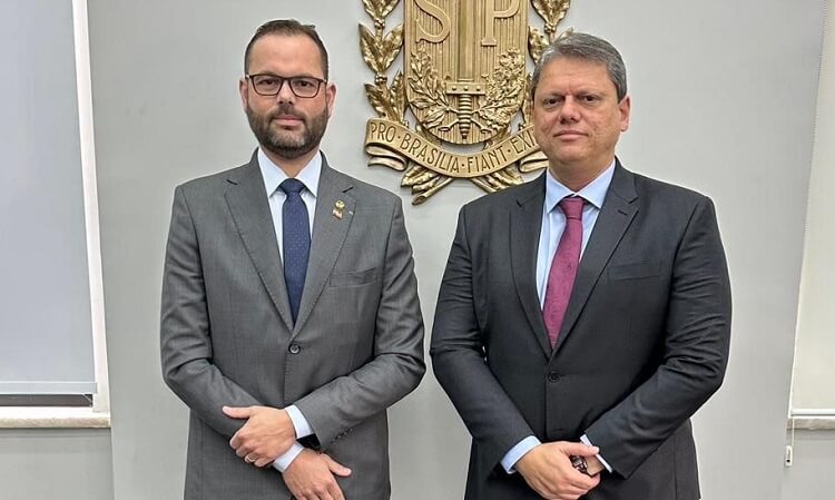 Jorge Seif com o governador Tarcísio Freitas