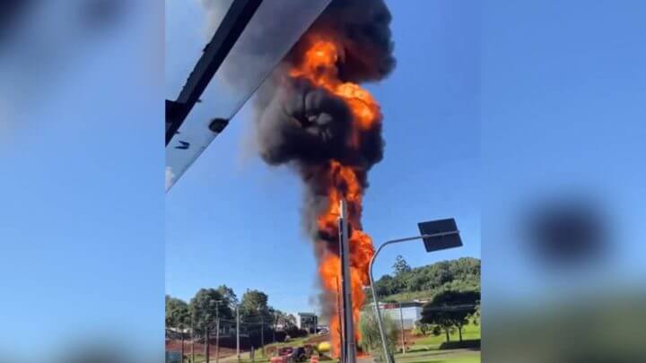 Caminhão explode