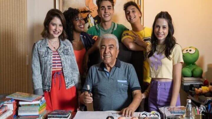 Elenco de Turma da Mônica Jovem junto com Maurício de Souza