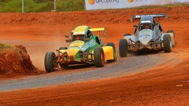 Corrida de Autocross no Campeonato Brasileiro de Velocidade na Terra