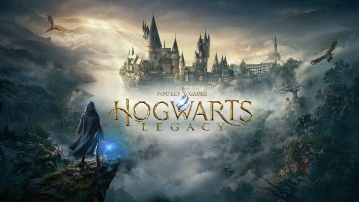 Tela do jogo Hogwarts Legacy, com console de XBOX ao lado e varinha de magia do filme