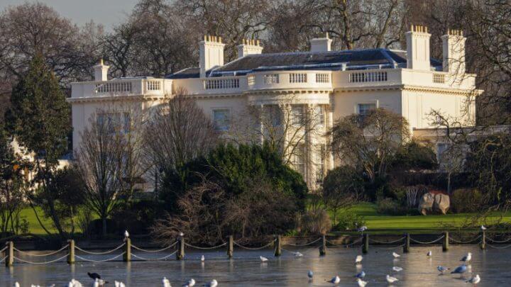 Visão da mansão The Holme, em Londres
