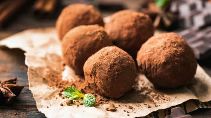 Trufas de chocolate com cacau