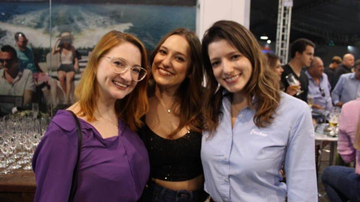 Empresária Jessica Siewert, publicitária Daiara Rotava e marketing da Fibrafort Maria Luiza Morillo