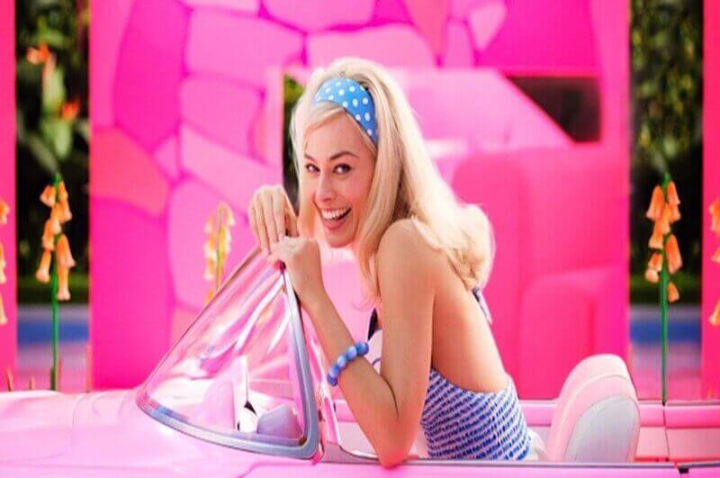 Margot Robbie interpretando Barbie