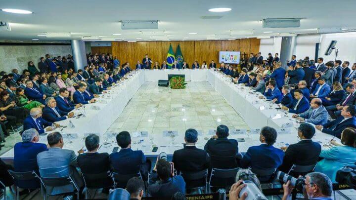 Lula em reunião com governadores