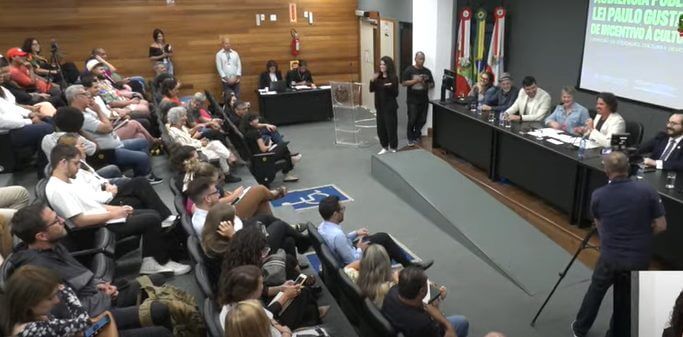 Audiência contou com a presença de representantes do setor cultural (Foto: Alesc/Divulgação)