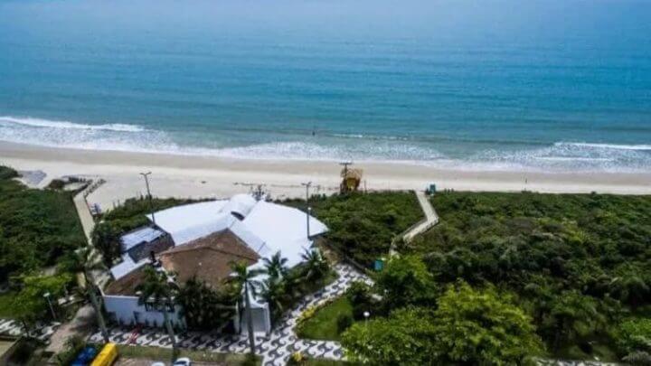 Cinco beach clubs tiveram os alvarás suspensos (Foto: Diorgenes Pandini, Arquivo NSC Total)