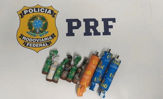 Bombas foram recolhidas pela polícia (Foto: PRF/RJ)