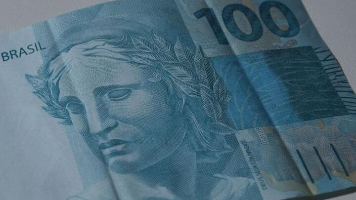dinheiro nota cem reais