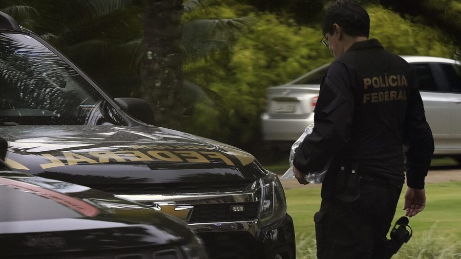 Polícia Federal ouve servidores por suposto envolvimento nos ataques em Brasília
