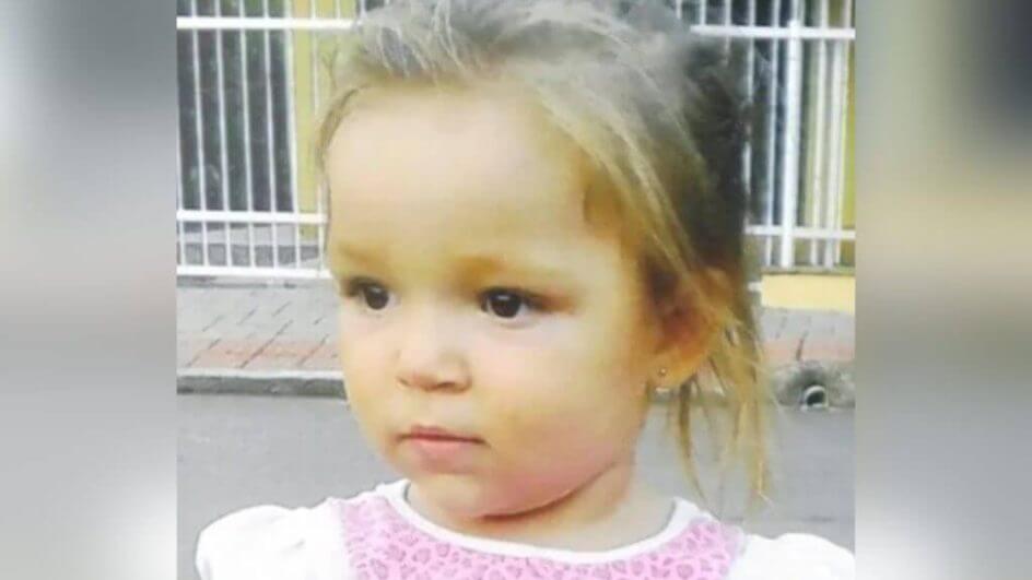 Emili Anacleto sumiu em 21 de maio de 2014 em Jaraguá do Sul e ainda não foi encontrada (Foto: Arquivo pessoal)