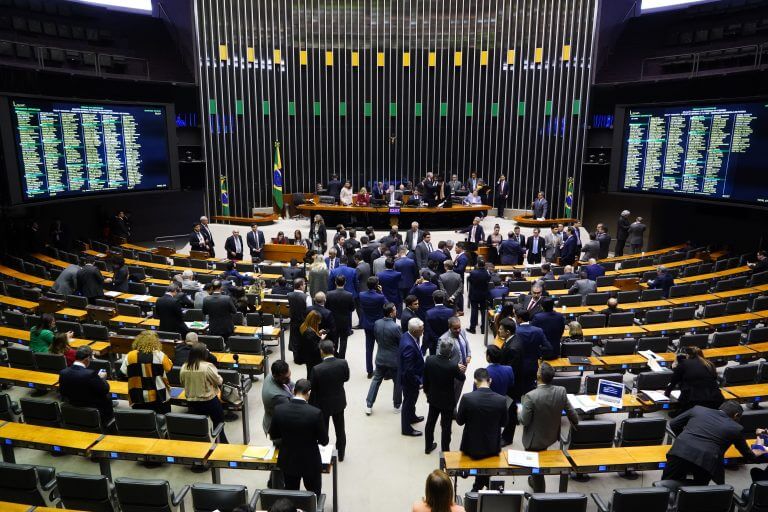 Texto foi votado nesta terça-feira (23)