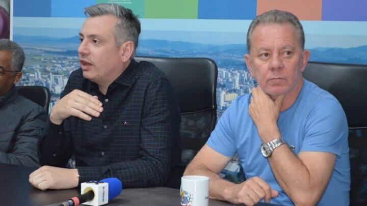 Caio Tokarski com Joares Ponticelli