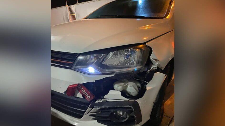 Carro também foi apreendido pela polícia (Foto: Polícia Militar/Divulgação)