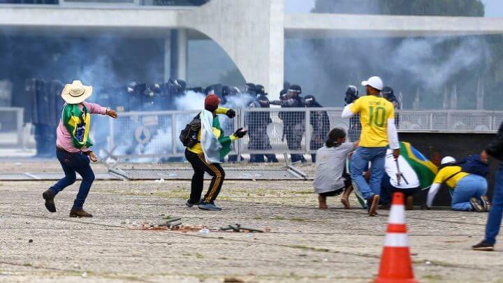 Imagem de um ataque ao planalto