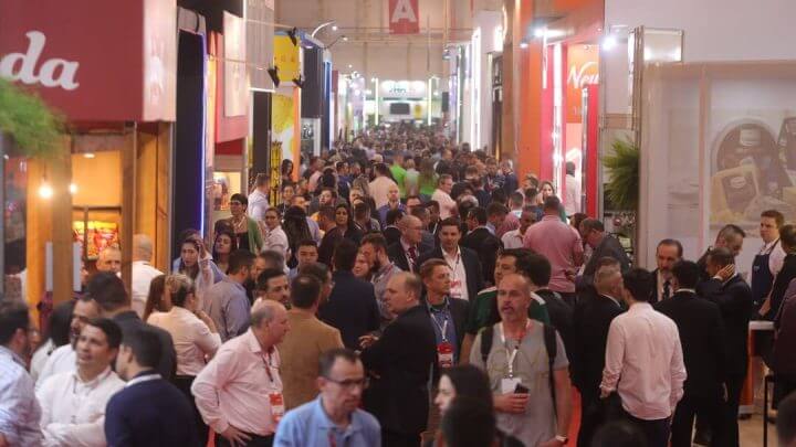 A Exposuper é uma feira de negócios e convenção direcionada ao setor de varejo