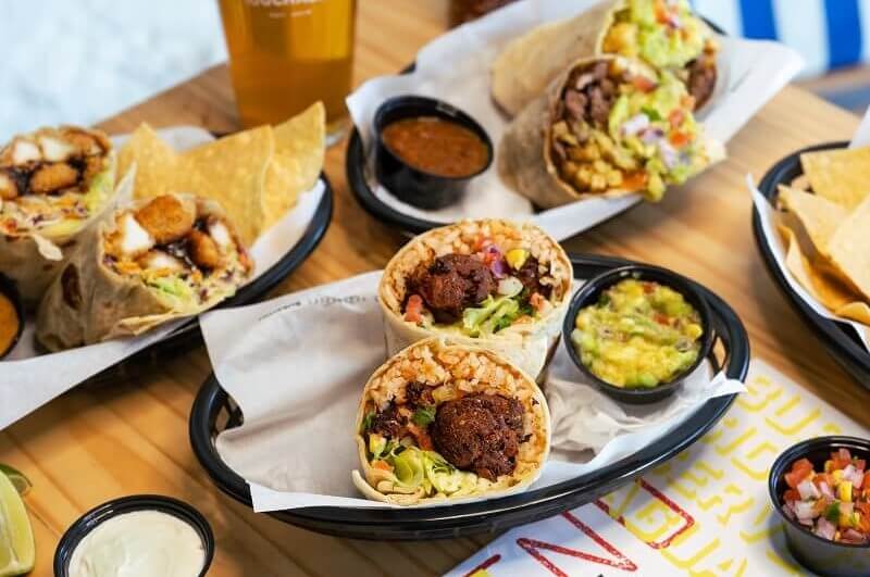 O negócio surgiu a partir do sonho de três amigos que viram nos burritos, salsas e nachos uma oportunidade para encantar paladares