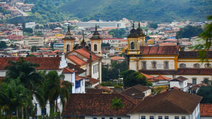 vista de alto ângulo do bairro histórico da cidade de Mariana, estado de Minas Gerais, Brasil