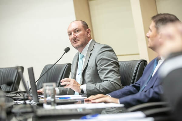 Proposta foi apresentada pelo presidente da Alesc, Mauro de Nadal