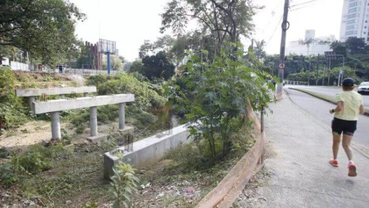 Em Blumenau, obra foi paralisada