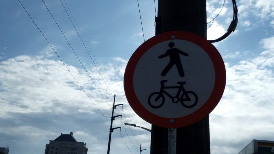 Novas placas foram instaladas na rua Anita Garibaldi