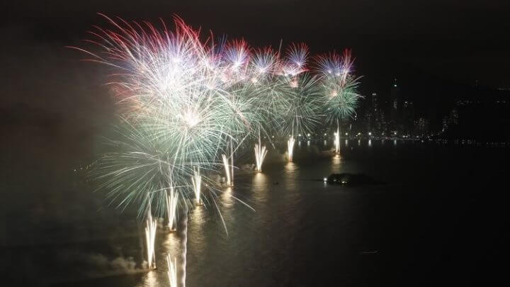 Balneário Camboriú já utiliza fogos de baixo estampido