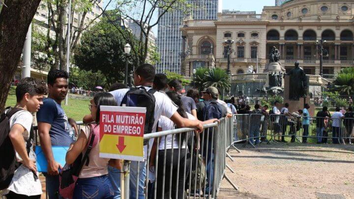 fila desemprego