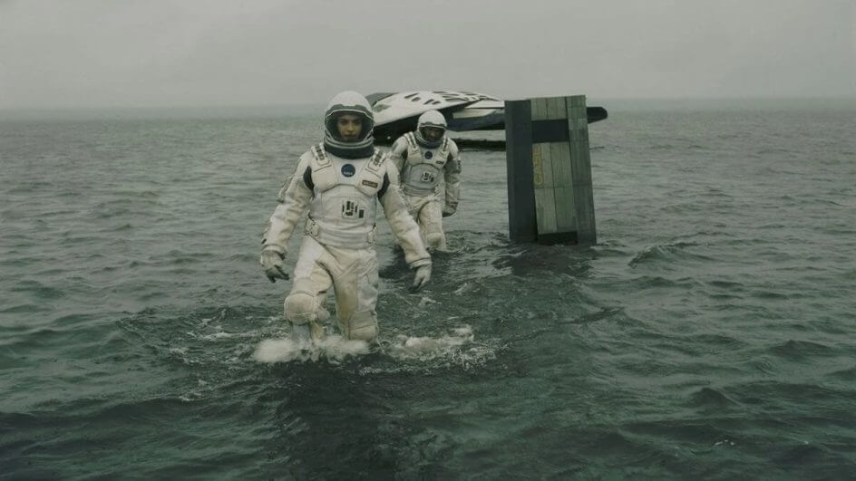 Cooper e Amelia buscando vida em outro planeta