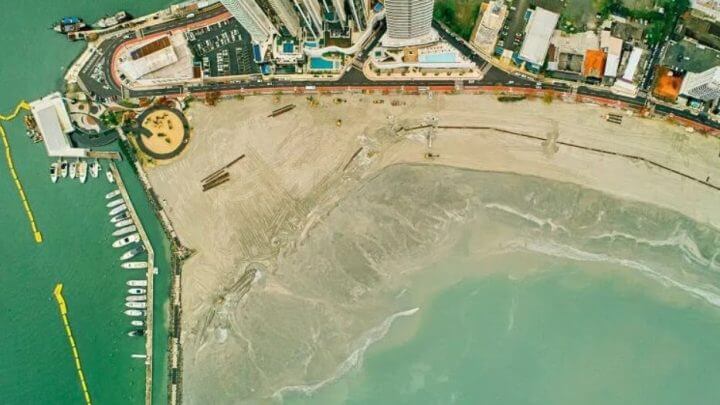 Barra Sul durante a obra de alargamento