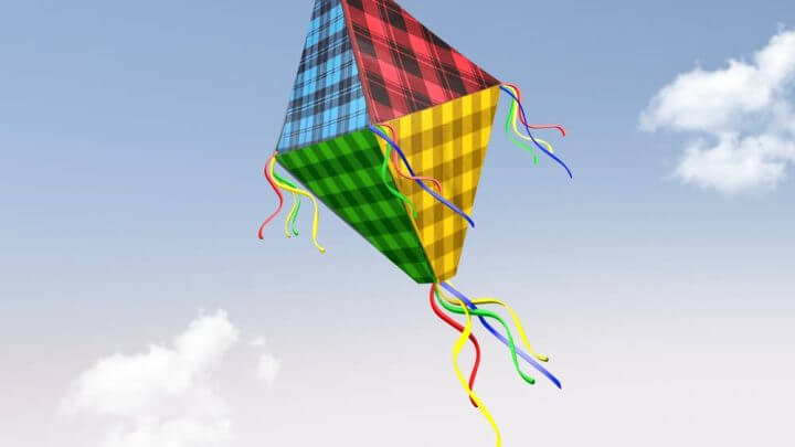 Balão junino voando no céu