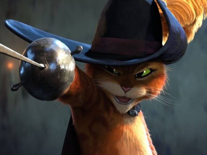 Personagem Gato de Botas lutando com uma espada