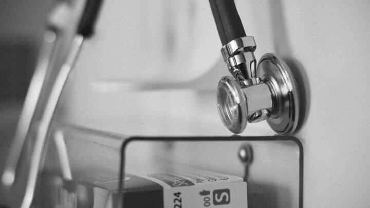 Médica condenado por desvio de medicamentos