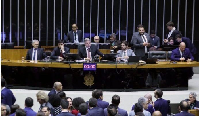 Votação ocorreu na noite de quarta-feira (31)