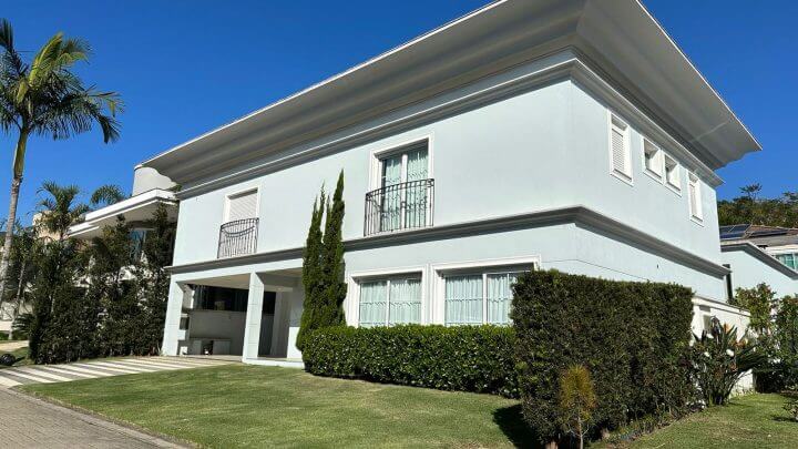 Mansão vai a leilão