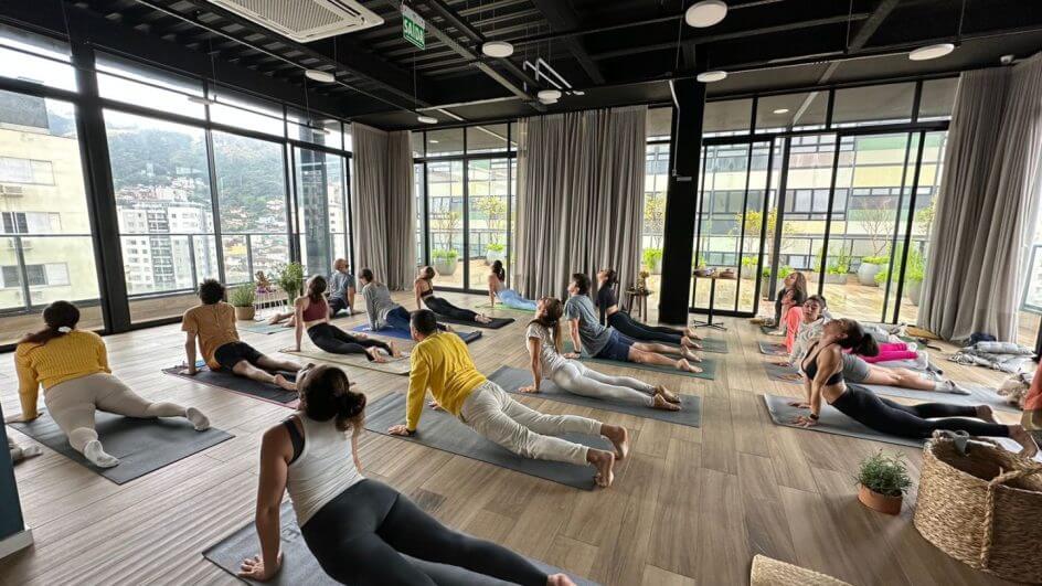 Yoga gratuita na Bewiki com Max Farias todos os sábados. Guilherme Hostins