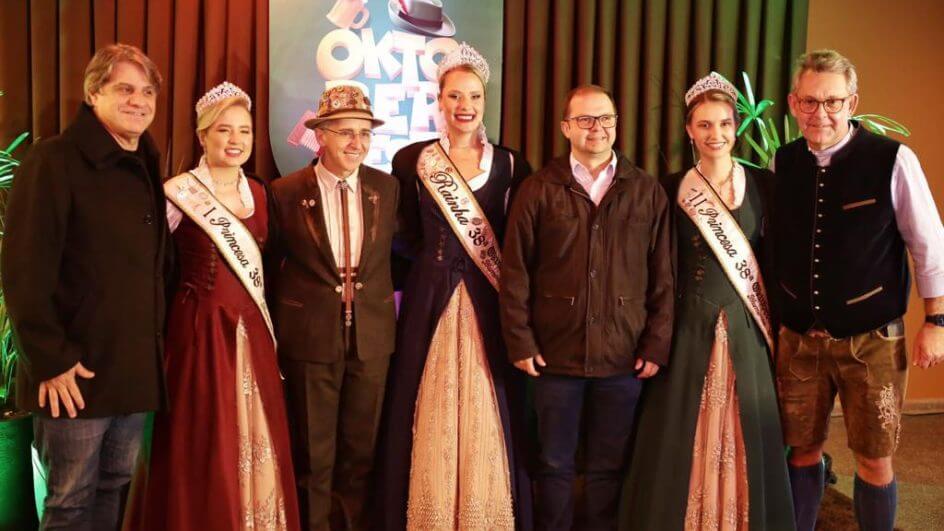 A parada em Lages também contou com a presença do Secretário de Des. Econômico e Turismo de Lages, Alvaro “Joinha”, e o Prefeito de Lages, Juliano Polese