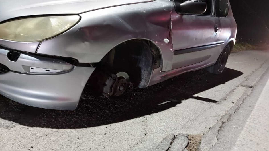 Pneu se soltou de carro que seguia pela SC-412